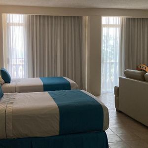 Double Master Suite Non-Smoking